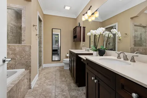 4927 North Damen Avenue Chicago IL 60625