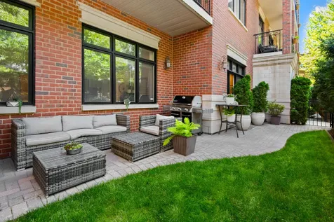 4927 North Damen Avenue Chicago IL 60625