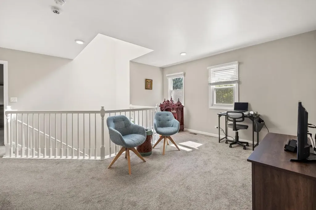 485 West Cimarron Drive Aurora IL 60504