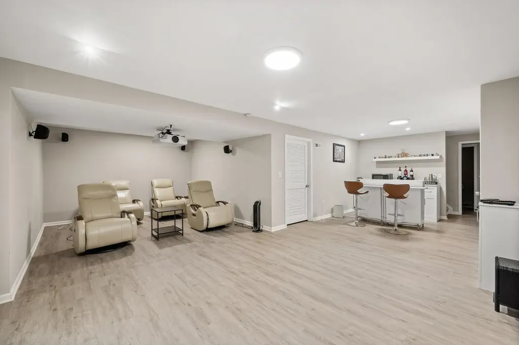 485 West Cimarron Drive Aurora IL 60504