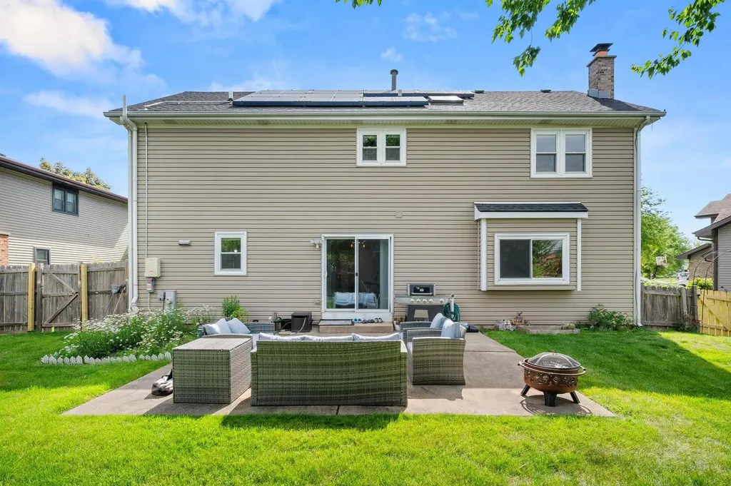485 West Cimarron Drive Aurora IL 60504