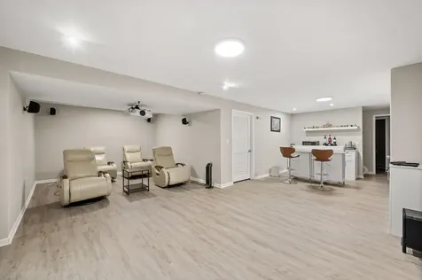 485 West Cimarron Drive Aurora IL 60504