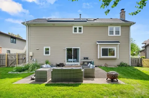 485 West Cimarron Drive Aurora IL 60504
