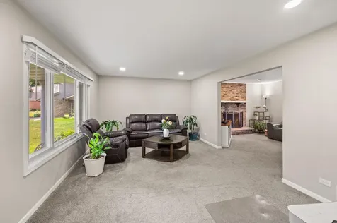 485 West Cimarron Drive Aurora IL 60504