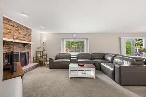 485 West Cimarron Drive Aurora IL 60504