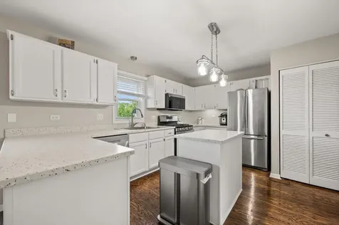 485 West Cimarron Drive Aurora IL 60504