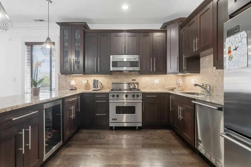 1415 West Belmont Avenue Chicago IL 60657
