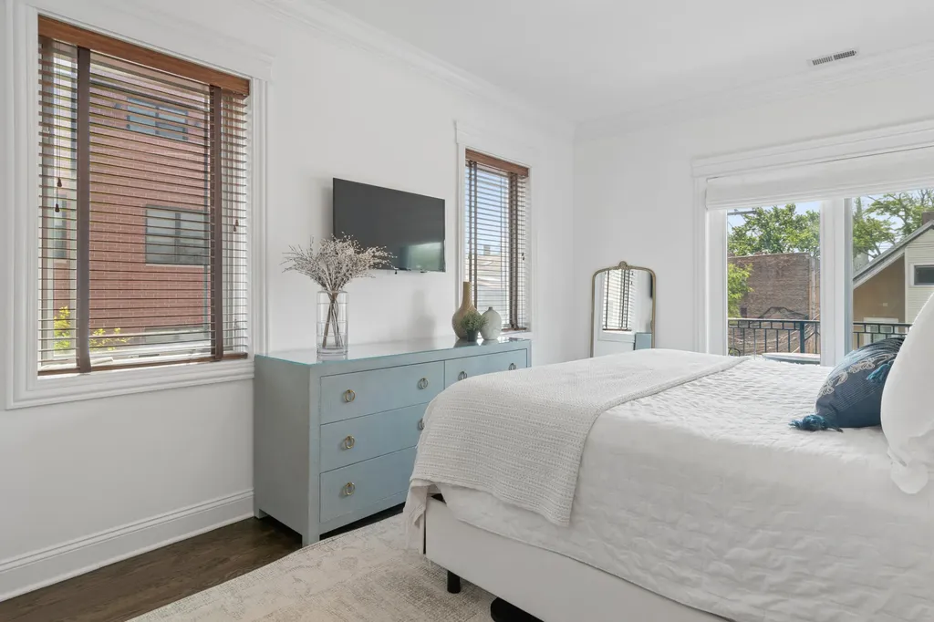 1415 West Belmont Avenue Chicago IL 60657