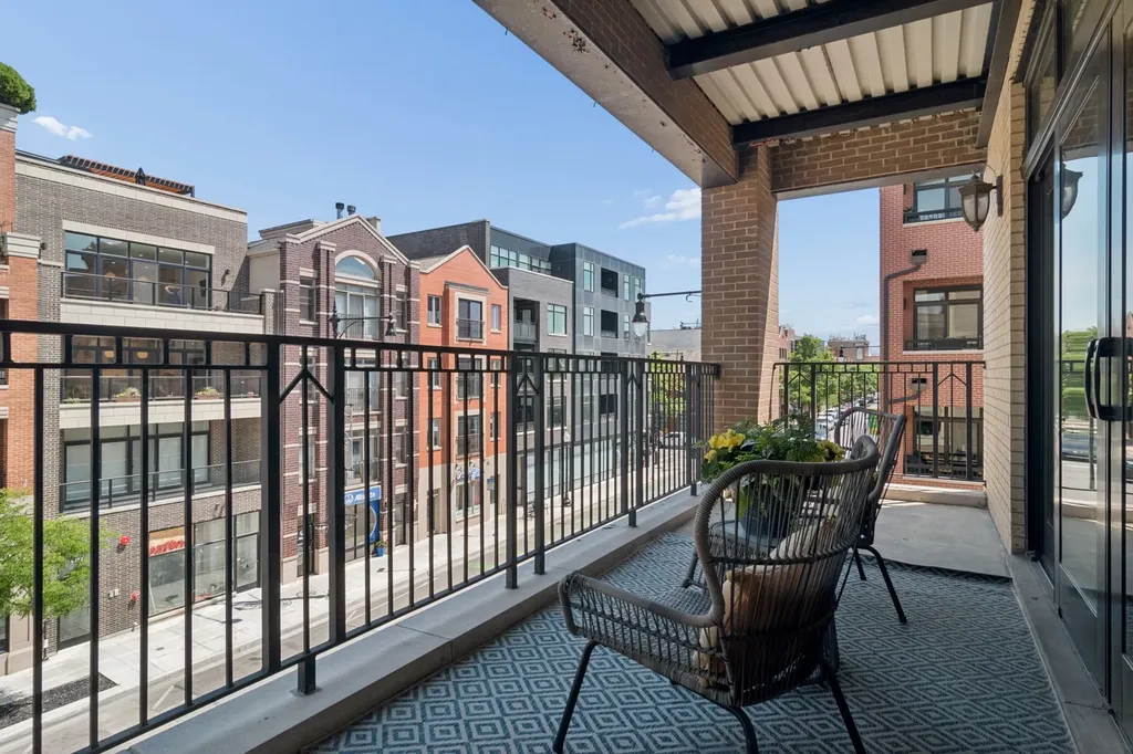 1415 West Belmont Avenue Chicago IL 60657