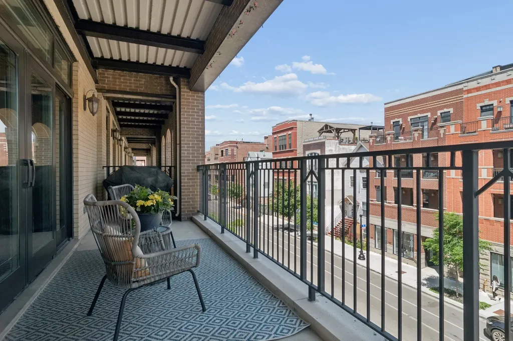 1415 West Belmont Avenue Chicago IL 60657