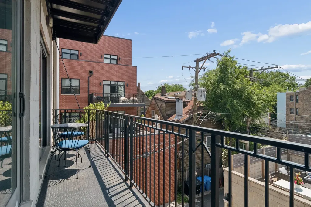 1415 West Belmont Avenue Chicago IL 60657