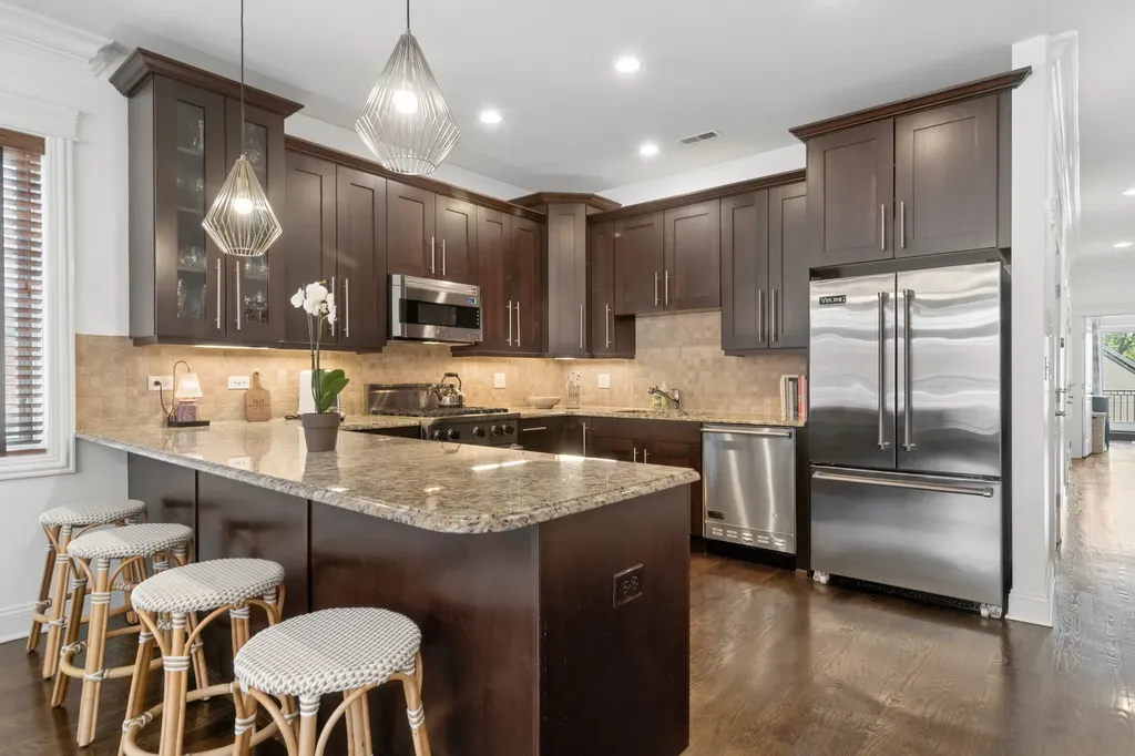 1415 West Belmont Avenue Chicago IL 60657