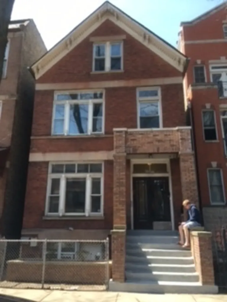 3246 North Seminary Avenue Chicago IL 60657