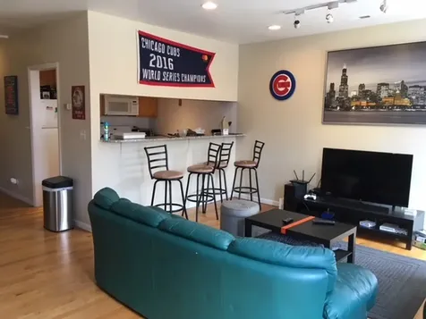 1408 West Waveland Avenue Chicago IL 60613