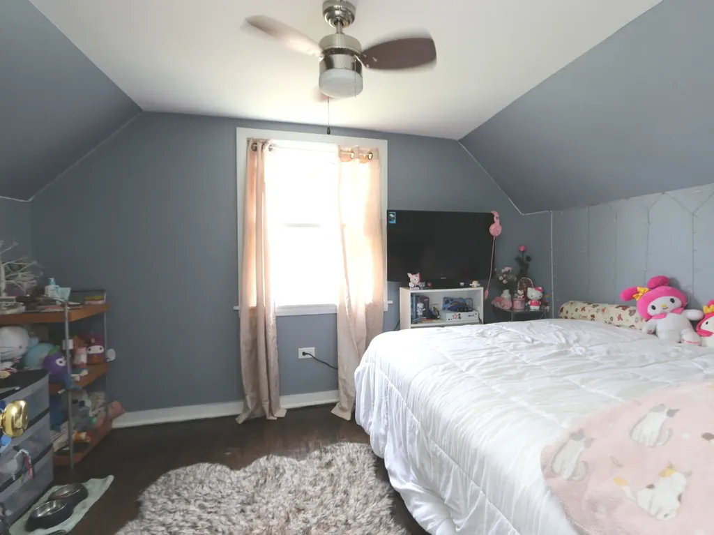 10134 South Bensley Avenue Chicago IL 60617