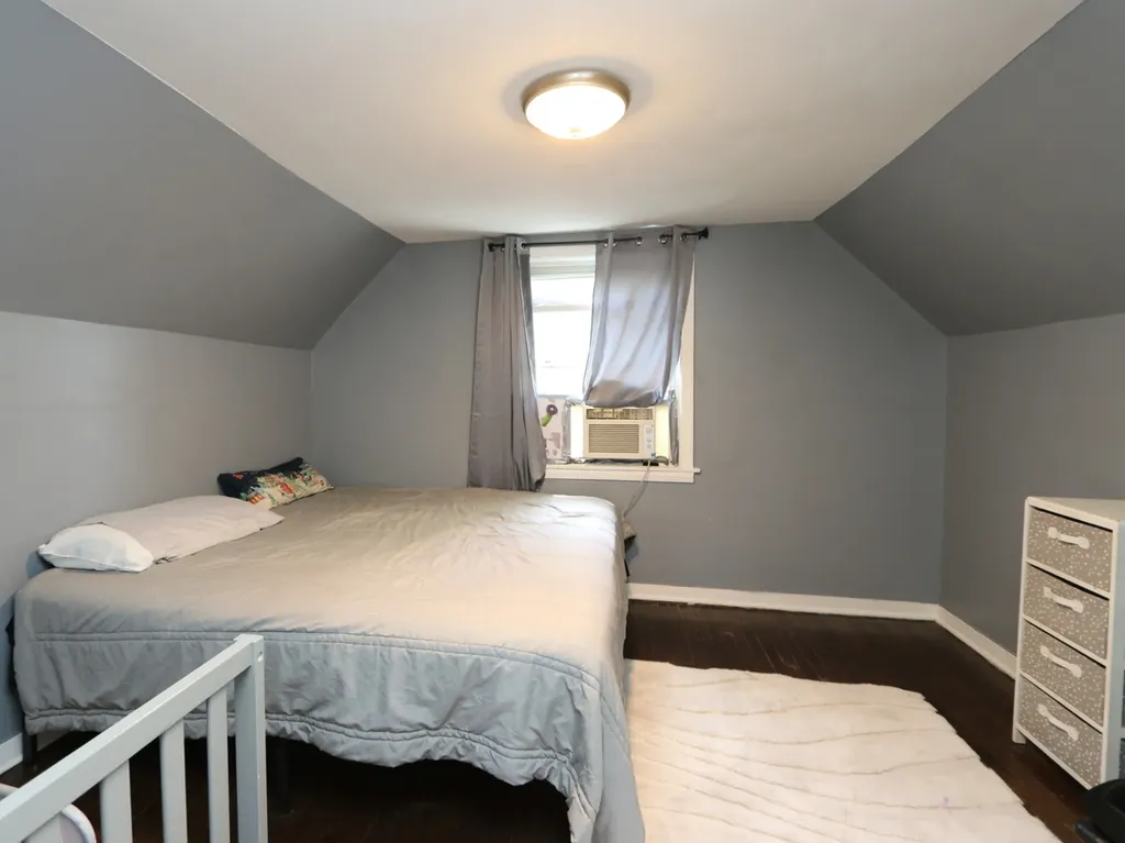 10134 South Bensley Avenue Chicago IL 60617