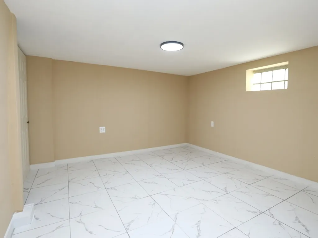 10134 South Bensley Avenue Chicago IL 60617