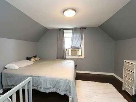 10134 South Bensley Avenue Chicago IL 60617