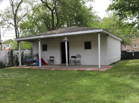 10134 South Bensley Avenue Chicago IL 60617