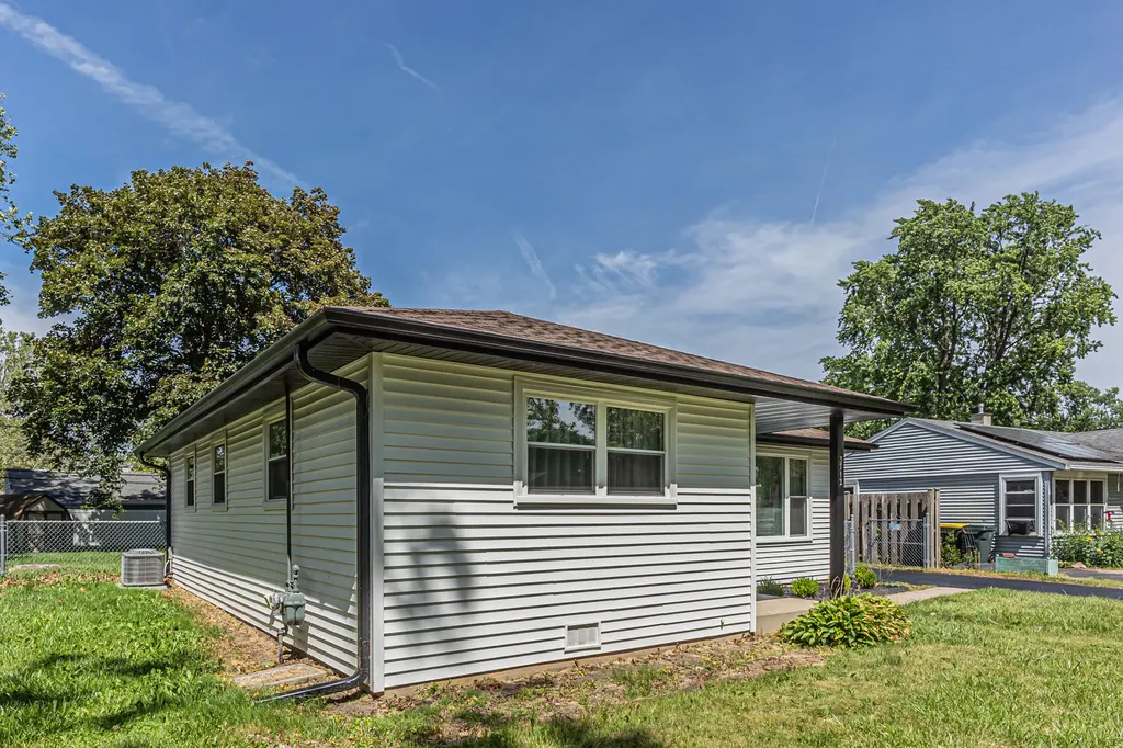 3712 Wren Lane Rolling Meadows IL 60008