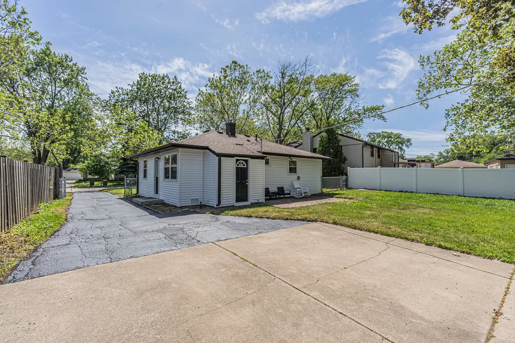 3712 Wren Lane Rolling Meadows IL 60008