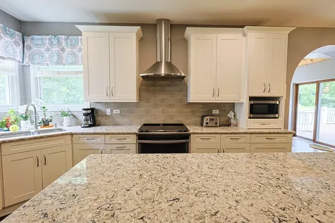 5686 Angouleme Lane Hoffman Estates IL 60192