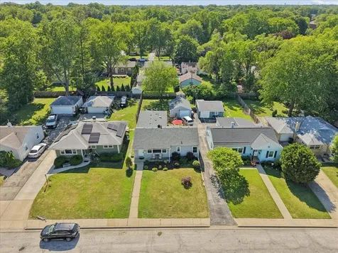 52 South Midland Avenue Mundelein IL 60060
