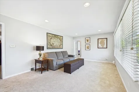 52 South Midland Avenue Mundelein IL 60060