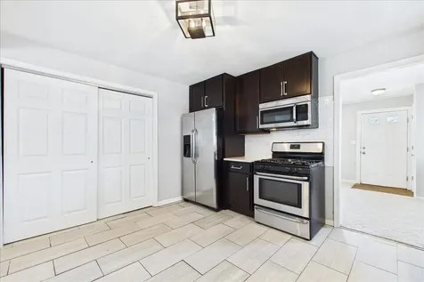 52 South Midland Avenue Mundelein IL 60060