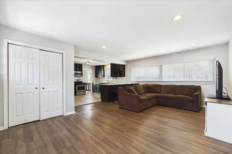 52 South Midland Avenue Mundelein IL 60060