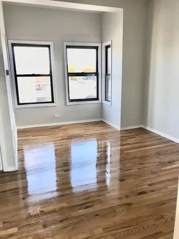 1351 West Roscoe Street Chicago IL 60657