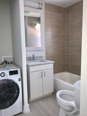 1351 West Roscoe Street Chicago IL 60657
