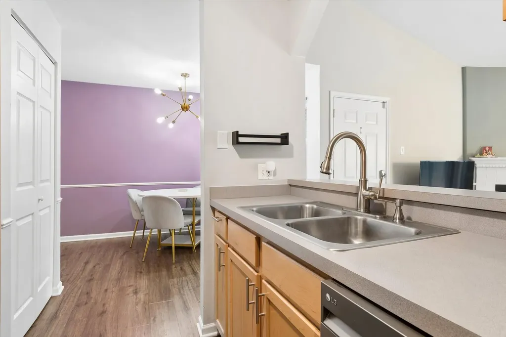43 Orchard Terrace Lombard IL 60148