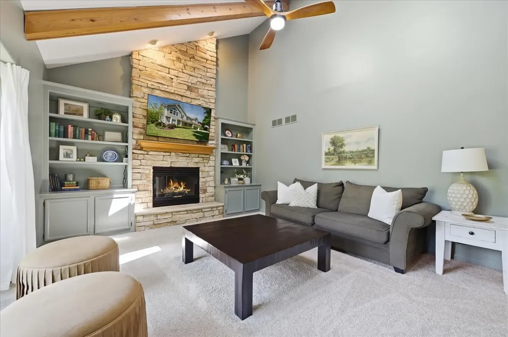 221 Breckenridge Drive Aurora IL 60504