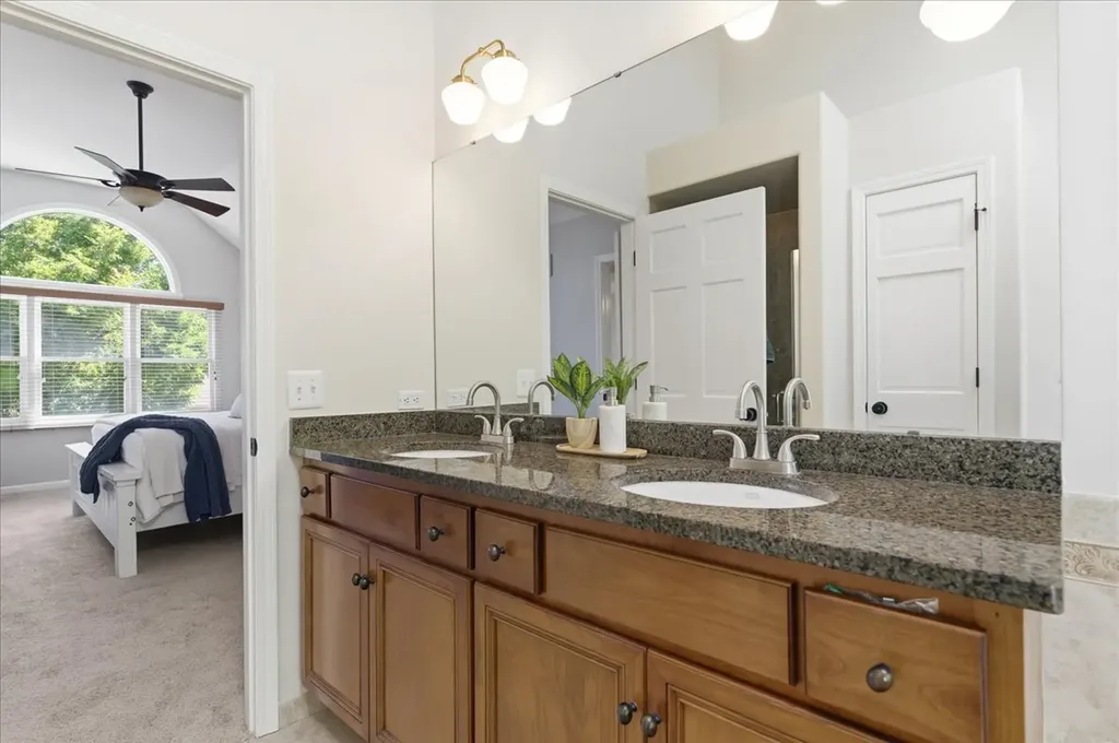 221 Breckenridge Drive Aurora IL 60504