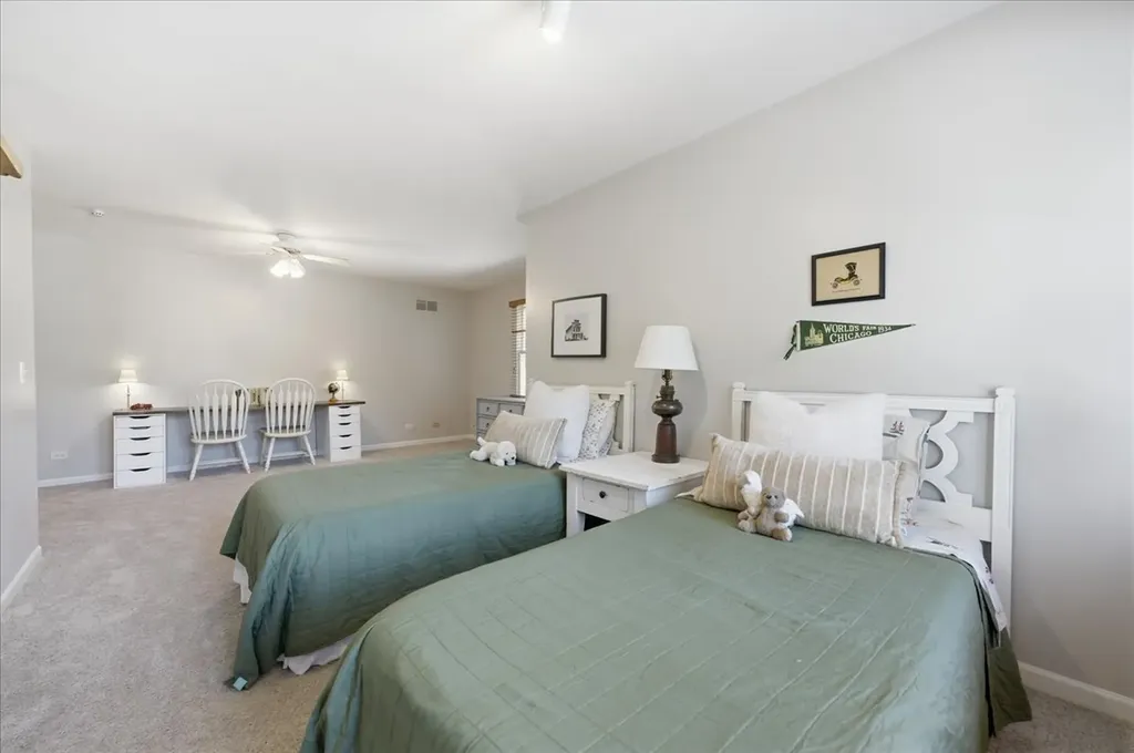 221 Breckenridge Drive Aurora IL 60504