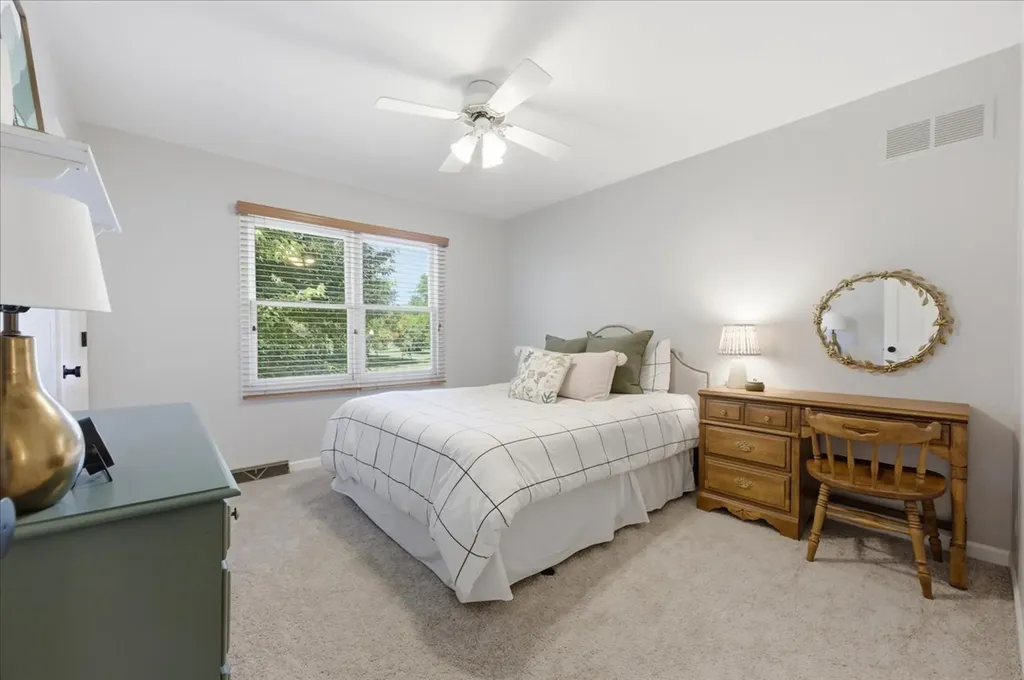 221 Breckenridge Drive Aurora IL 60504