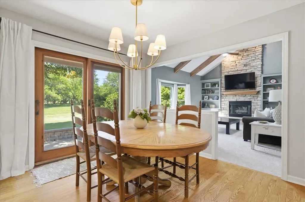 221 Breckenridge Drive Aurora IL 60504