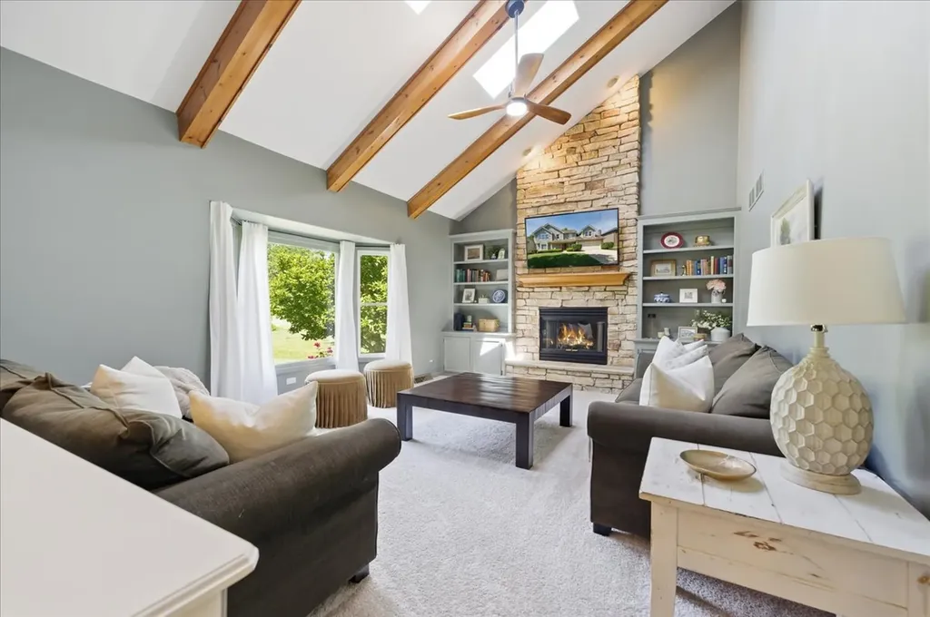 221 Breckenridge Drive Aurora IL 60504