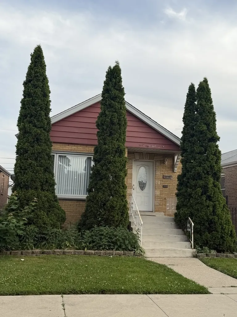 3847 West 70th Street Chicago IL 60629