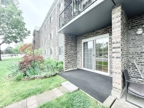1525 North Windsor Drive Arlington Heights IL 60004