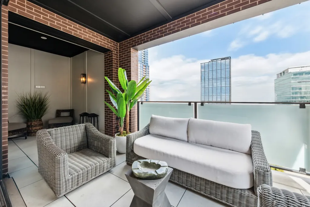 116 North Willard Court Chicago IL 60607