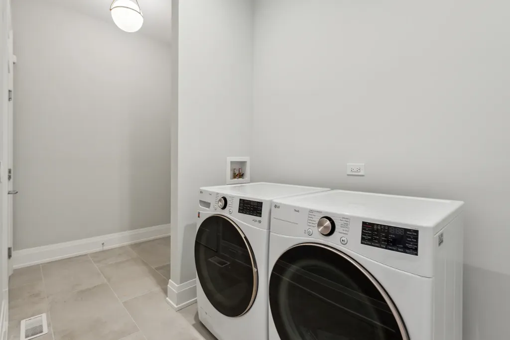 116 North Willard Court Chicago IL 60607