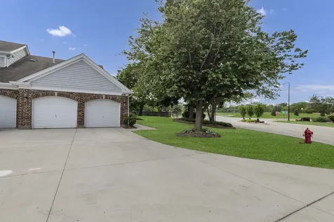 501 Banyan Tree Lane Buffalo Grove IL 60089