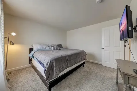 1329 Mcintosh Drive Mundelein IL 60060