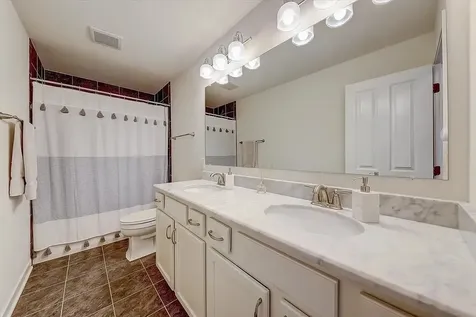 1329 Mcintosh Drive Mundelein IL 60060