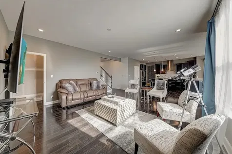 1329 Mcintosh Drive Mundelein IL 60060