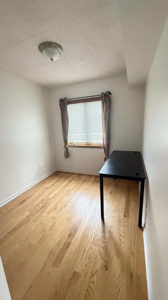 343 West 24th Street Chicago IL 60616