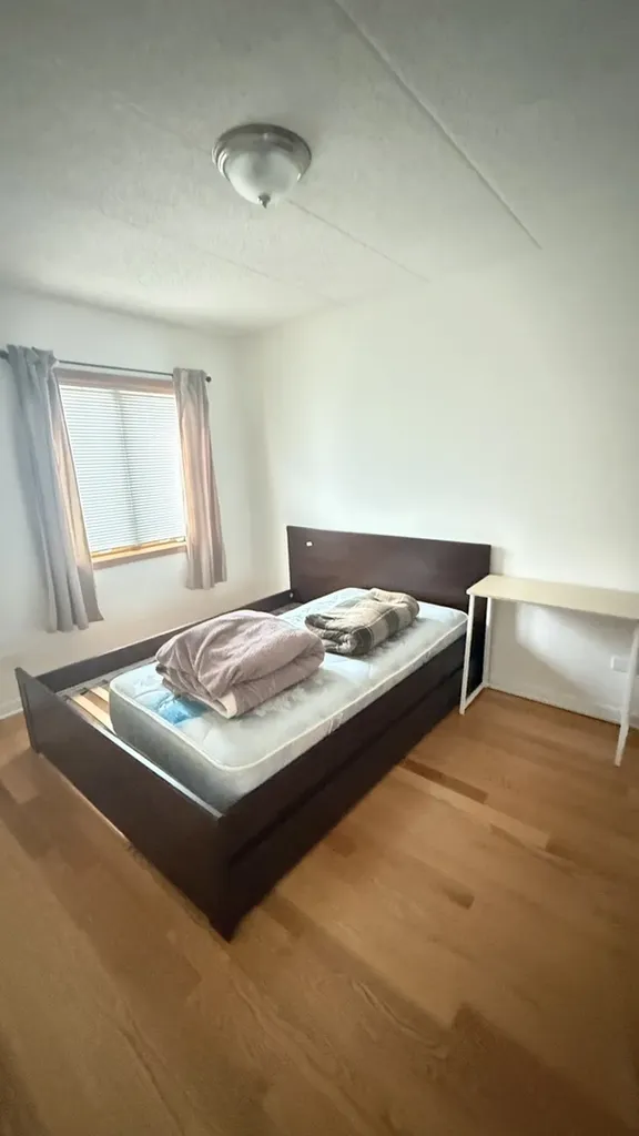 343 West 24th Street Chicago IL 60616