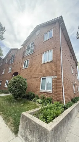 343 West 24th Street Chicago IL 60616